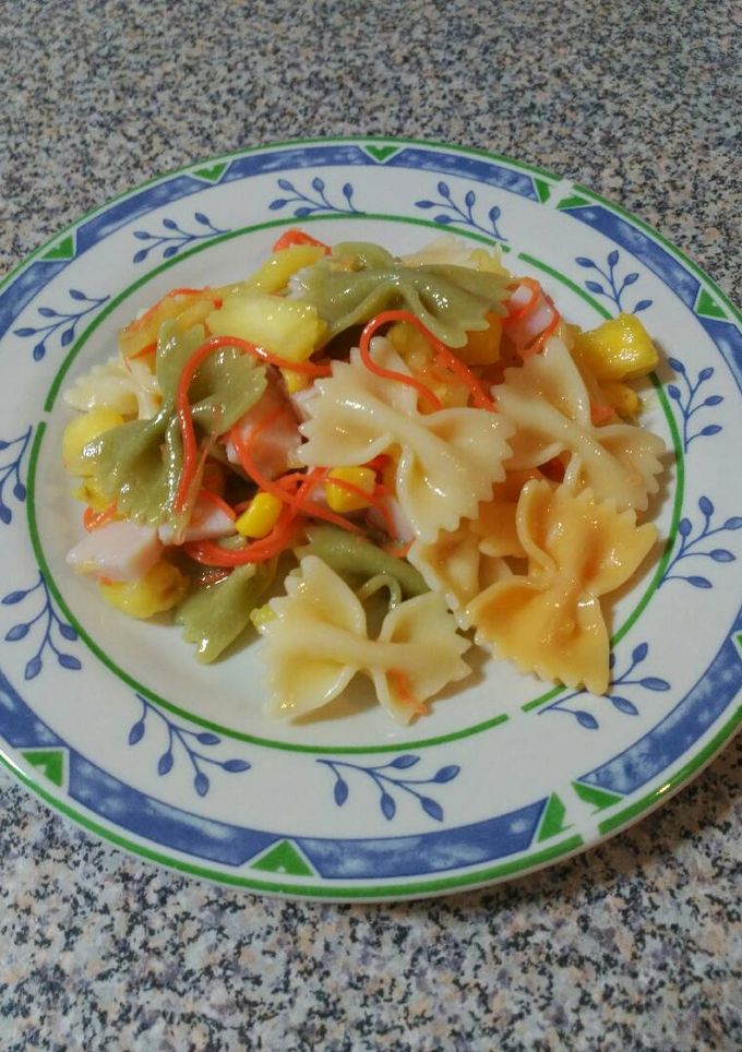 Una foto de Ensalada de pasta agridulce con piña
