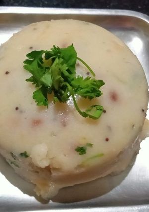 વેજીટેબલ ઉપમા (Vegetable Upma Recipe In Gujarati) રેસીપી મુખ્ય ફોટો