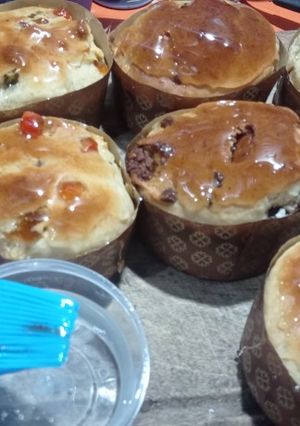 Una foto de Pan dulce navideño tradicional y chips de chocolate fácil