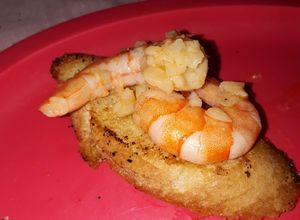 Una foto de Camarones al mojo de ajo
