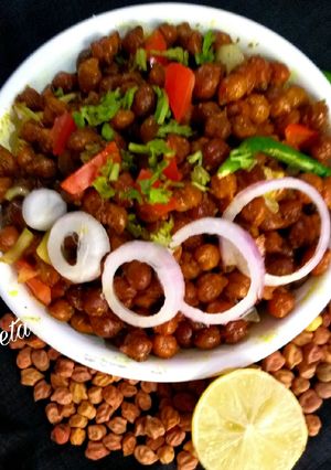 मसाला चना (masala chana recipe in Hindi) रेसिपी मुख्य फोटो