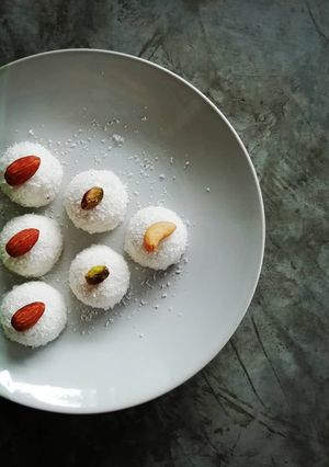 รูปของ Coconut truffle
