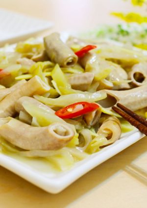 酸菜炒小腸 的食譜成品照片
