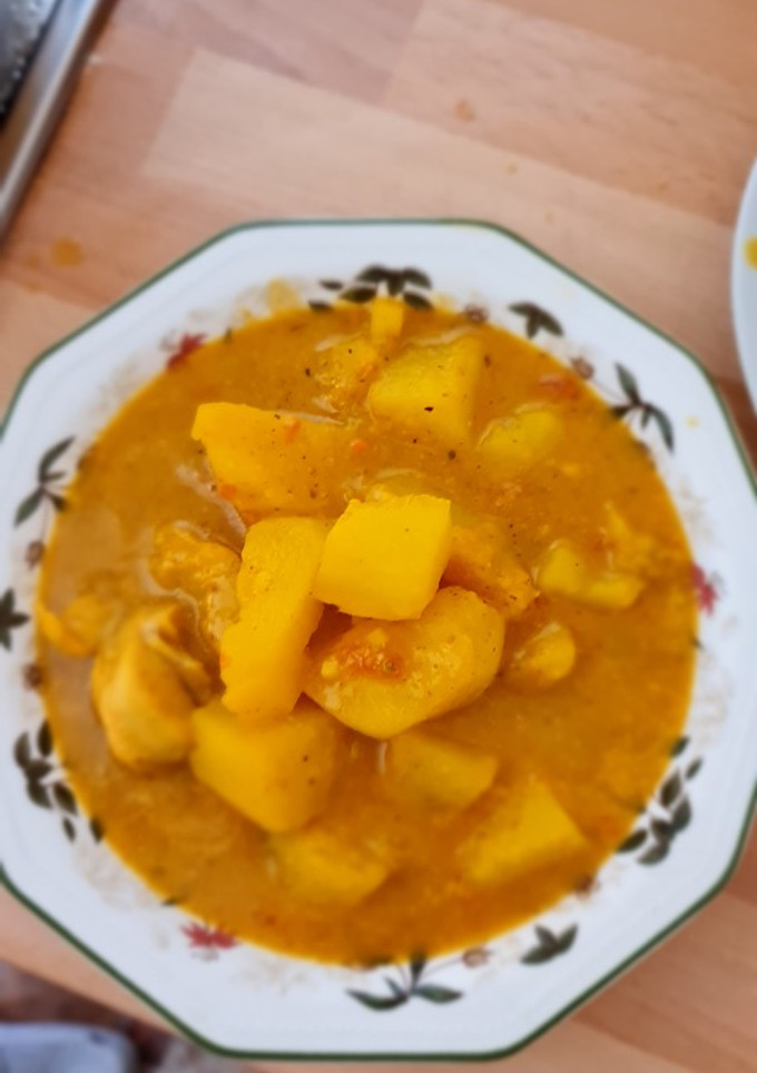 Una foto de Cazuela de patata con pollo