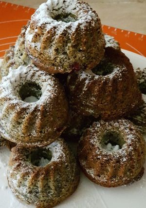 Mákos-Meggyes Mini Kuglóf recept fotója