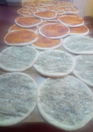 Una foto de Prepizzas de cebolla y de tomate