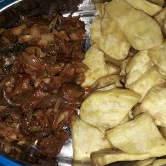 A picture of Sweet potato nd sauce.