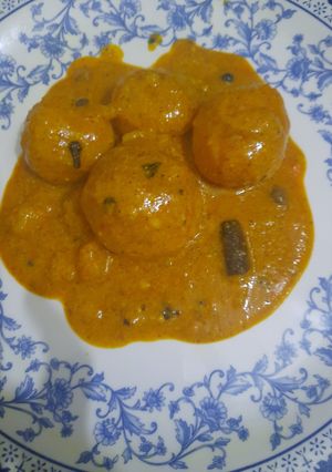 A picture of Dum Aloo.