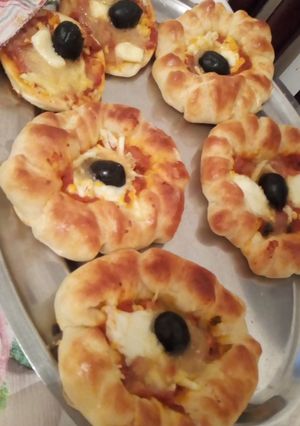 صورة لوصفة ميني بيتزا محشوة الجوانب 😍
