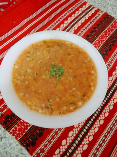 عکسی از دستور آش گوجه یا سوپ جو قرمز
