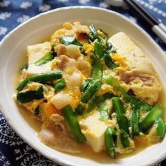 A picture of Chinese Chives with Egg, Meat, and Tofu.