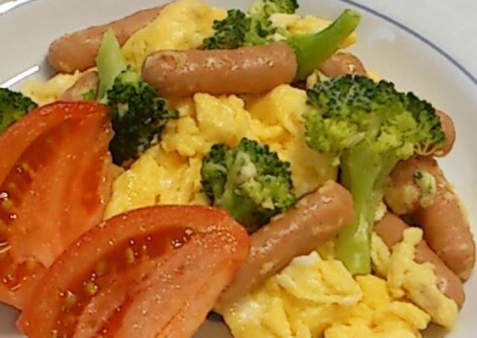 Sausages & Slightly Sweetened Scrambled Egg for Breakfast