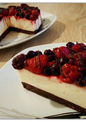 Mézeskalácsos joghurtos gyümölcsös sajt torta (sütés nélkül) recept fotója