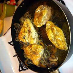 A picture of Kick It Up Chicken.