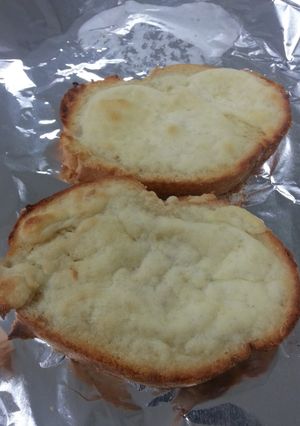 A picture of Cheese Bread.