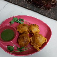 A picture of Aloo Bonda.
