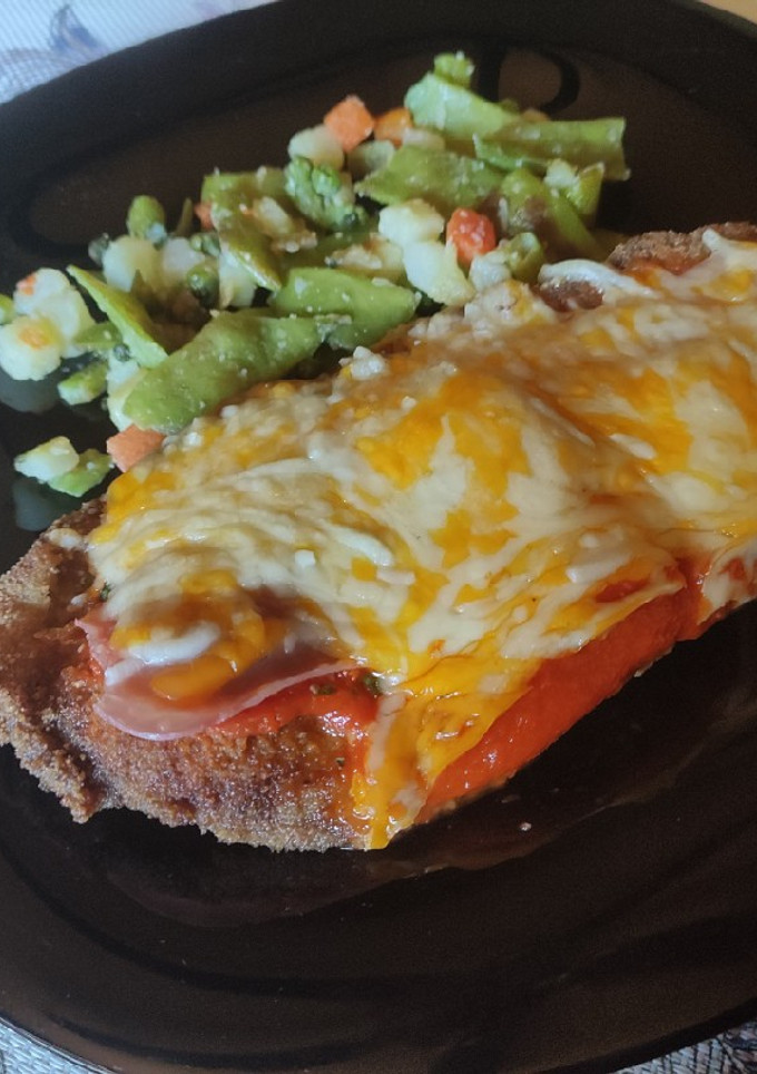Una foto de Escalopes de ternera con jamón york y queso en 25 minutos