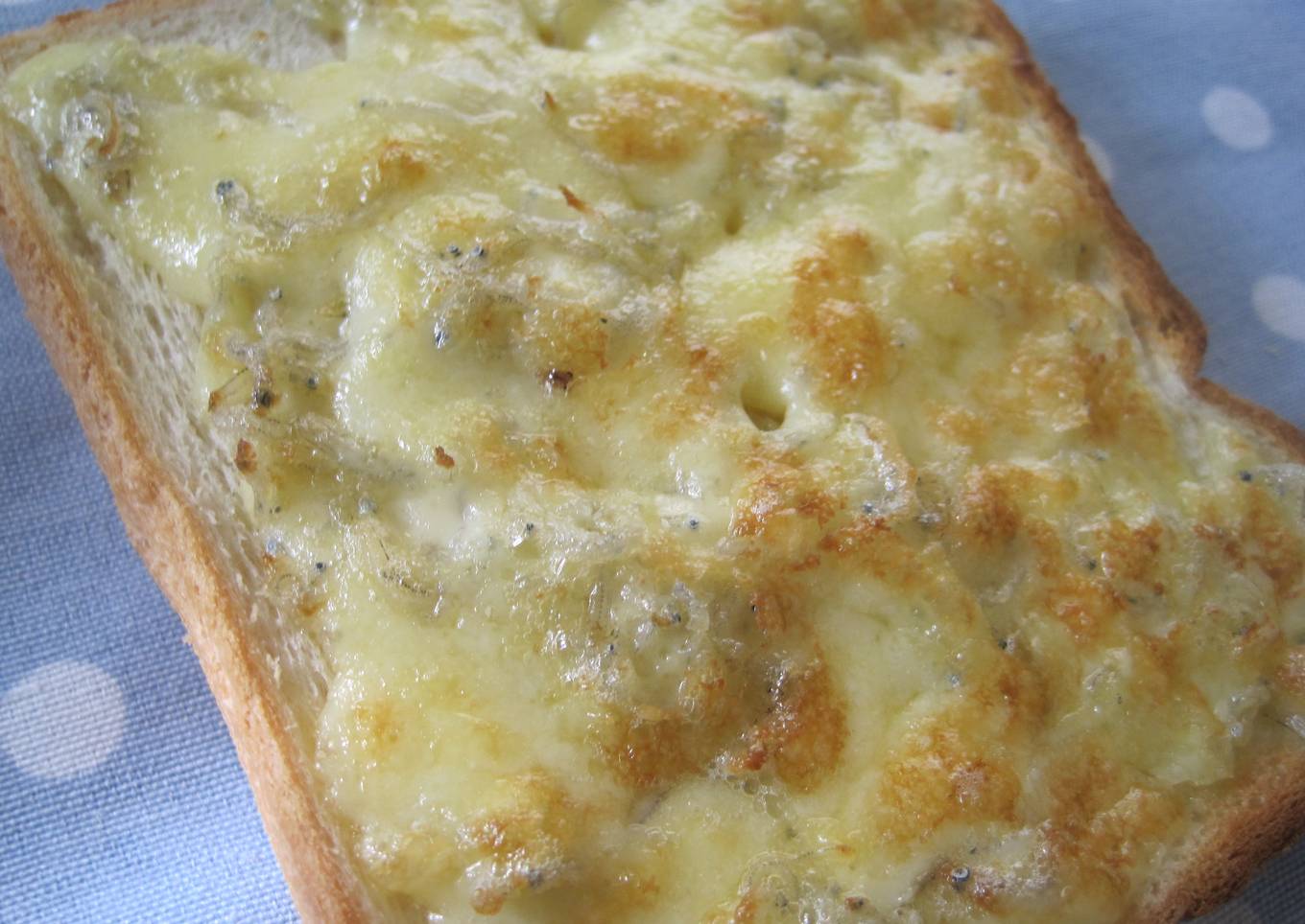 Super light cheese toast with mayonnaise