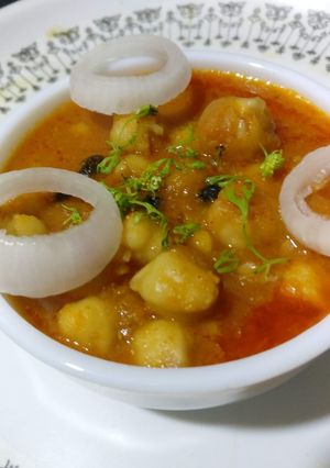 छोले मसाला.. (chole masala recipe in marathi) रेसिपी चे मुख्य फोटो 