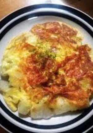A picture of Fluffy Omelette with Mochi.