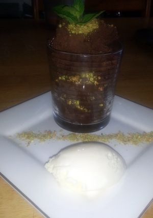 A picture of Super fast chocolate mousse.