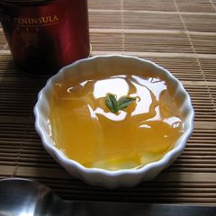 A picture of Jasmine Tea & Yellow Peach Agar Jelly.