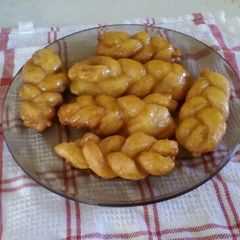 A picture of Koeksisters.