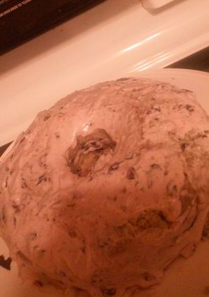 A picture of Blueberries Cake w/ Blueberries icing.