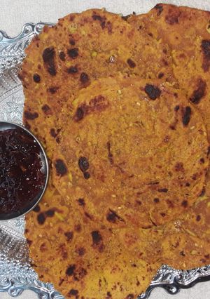 દુધી ના થેપલા (Dudhi Thepla Recipe In Gujarati) રેસીપી મુખ્ય ફોટો