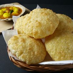 A picture of Dal puri.