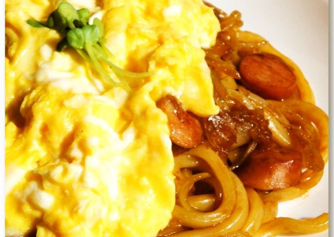 Stir Fried Udon Noodles with Melting Cheese and Fluffy Eggs