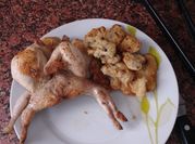 Una foto de codornices a la plancha