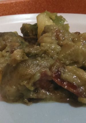 A picture of Alcachofas con jamón.
