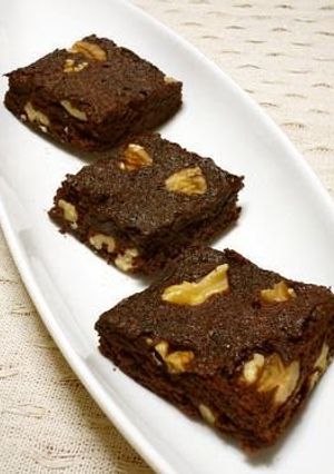 A picture of Microwave Brownies Made in a Silicone Steamer Case.