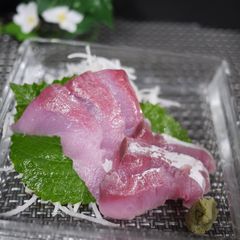 Let's Prepare a Fish! How to Make Amberjack Sashimi A picture of Let's Prepare a Fish! How to Make Amberjack Sashimi.