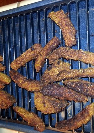 A picture of steak steak fingers.