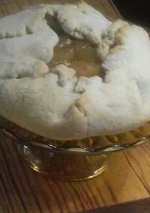 A picture of Country Rustic Flat apple pie..