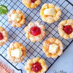 Puff Pastry Flower With Strawberry & Cheese-レシピのメイン写真