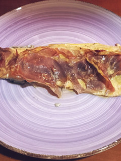 Una foto de Trucha con mostaza y jamón serrano