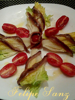 Una foto de Cogollos de Tudela con anchoas de Santoña