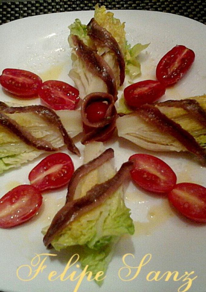 Una foto de Cogollos de Tudela con anchoas de Santoña
