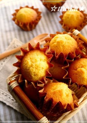 A picture of Rich Madeleine with Caramelized Butter.
