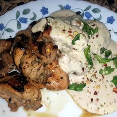 A picture of Pan Seared Chicken with Creamy Garlic Sauce.