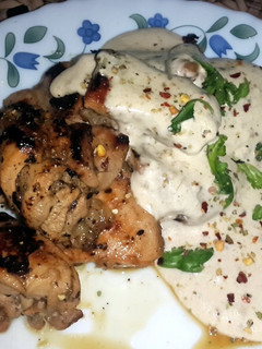 A picture of Pan Seared Chicken with Creamy Garlic Sauce.