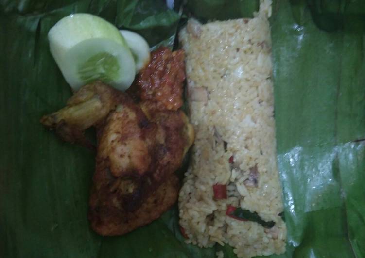 Nasi bakar cumi asin