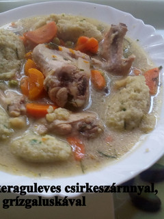 Kapros csirkeraguleves, csirkeszárnnyal, grízgaluskával 🍗🥣 recept fotója
