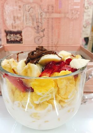 صورة لوصفة طبق الكورن فليكس بالفواكه 🍓