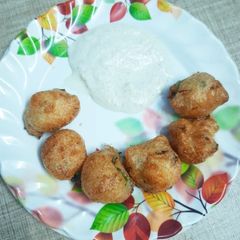 Perfect rainy day snack recipe - Ulunthu bonda 😋😋 A picture of Perfect rainy day snack recipe - Ulunthu bonda 😋😋.