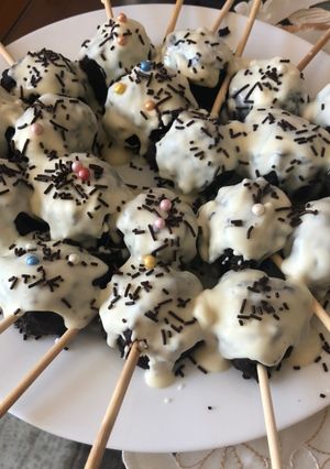 O poză a rețetei Cake pops amandină.