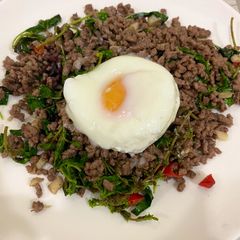 A picture of Stir-fried minced beef with Thai basil(Pad Kaprao).